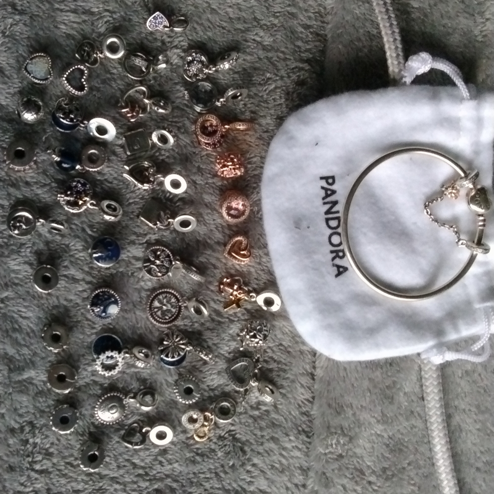 Pandora charms/ Bracelet